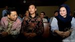 Foto: So Sweet! Ini Momen Novanto-Deisti Saling Lempar Senyum
