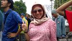Ini Lho Para Srikandi Taksi Online di Antara Massa Pendemo