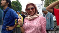 Para Srikandi taksi online ini datang untuk menolak pemberlakuan Permenhub 108 tahun 2017 pada 1 Februari nanti.
