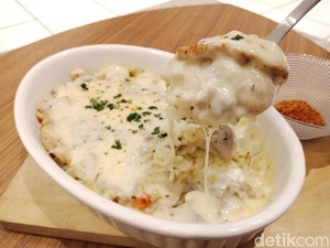 Omnikopi: Di Sini Ada Nasi Ayam Mozzaru dan Donat ​Lapis Gula​ yang​ Legit​