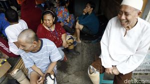 Foto: Bahagianya Mantan Pasien Kusta Berkaki Palsu