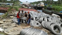 Kemudian, Rokan Hulu terdapat 8 desa yang belum berlistrik, Rokan Hilir 9 desa, Palalawan 10 desa, Siak 11 desa, Kampar 18 desa, dan Kepulauan Meranti masih ada 22 desa yang belum. Pool/PLN Wilahyah Riau dan Kepri.