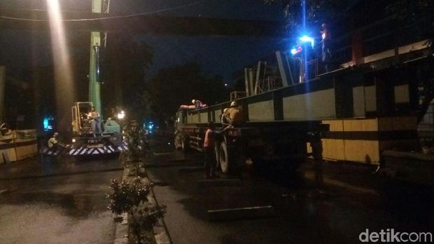 Ada Pemasangan JPO, Jalan Kol Sutarto Solo Ditutup Hingga Senin Pagi