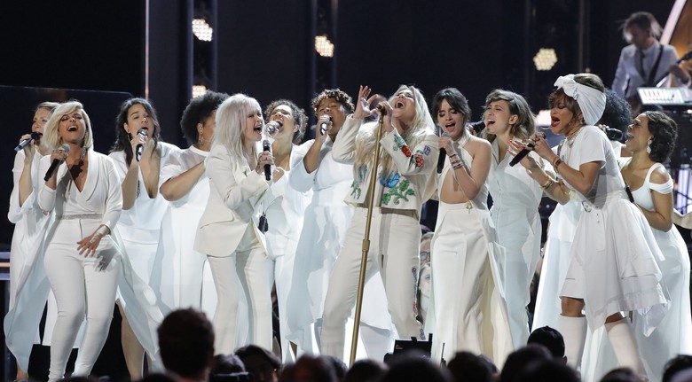 Penampilan Kesha di Grammy Awards 2018. Foto: REUTERS/Lucas Jackson Penampilan Kesha di Grammy Awards 2018. Foto: REUTERS/Lucas Jackson