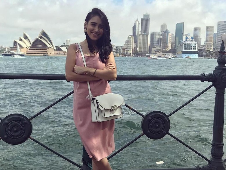 Usaha Kuenya Diterpa Kabar Tak Enak Lagi, Ayu Ting Ting Tegaskan Difitnah Usaha Kuenya Diterpa Kabar Tak Enak Lagi, Ayu Ting Ting Tegaskan Difitnah