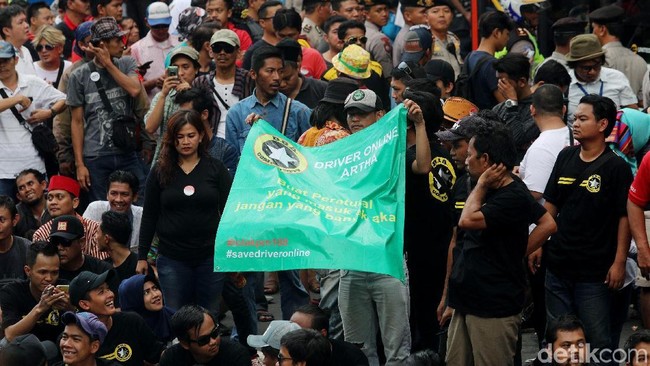 Fakta Seputar Demo Sopir Taksi Online di Kemenhub