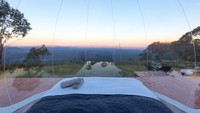 Tenda gelembung ini berada sekitar di 200 km dari Kota Sydney di  New South Wales (Bubble Tents Australia)