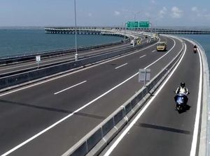 Pengendara Motor Jatuh ke Laut di Tol Bali, Ini Cara Penanganannya