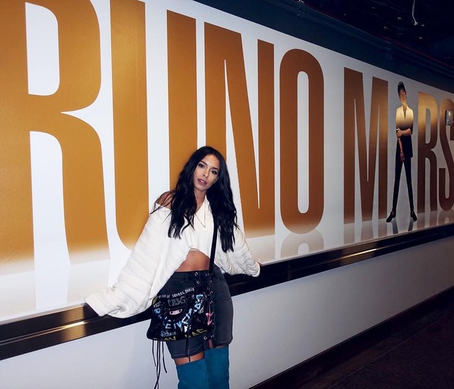 Setahun setelah pacaran dengan Bruno Mars, Jessica Caban yang lahir di Puerto Rico, 13 Juni 1982, diajak tinggal bareng oleh sang kekasih di Hollywood Hills. (Foto: Instagram)