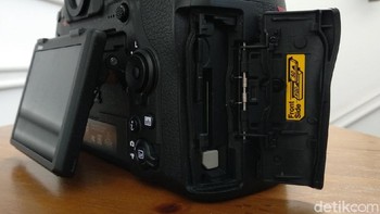 Ada silent photography yang membuat kamera tidak mengeluarkan suara saat menekan shutter. (Foto: detikINET/Adi Fida Rahman)