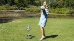Foto: Peluk-Cium Caroline Wozniacki untuk Trofi Dambaan