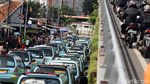 Foto: Suasana Demo Sopir Angkot di Tanah Abang
