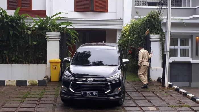 Sandiaga Sambangi Rumah Prabowo di Kertanegara