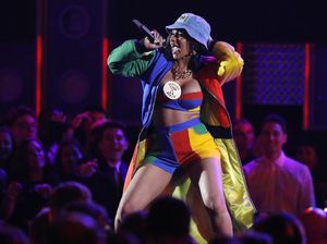 Cardi B Akan Seksi dan Glamor di Klip Barunya