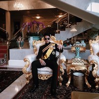 Memiliki seorang ayah yang mempunyai kekayaan sekitar $ 20 miliar, gaya hidup Pangeran Mateen pun cukup mewah. (Foto: Instagram/Mateen)