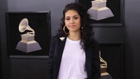 Alessia Cara baru saja menang untuk kategori Best New Artist dalam Grammy Awards 2018. Foto: REUTERS/Andrew Kelly