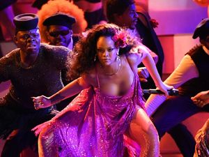 Kemeriahan Grammy Awards 2018 hingga Pose si Seksi Amel Alvi