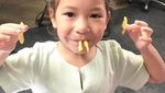 Anak Mona Ratuliu Ini Gemesin Banget Kalau Lagi Makan!