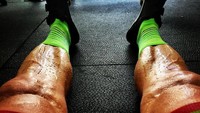 Orang yang rajin bersepeda terutama para atletnya dapat memiliki bentuk kaki besar berotot. Ini karena aktivitas olahraga sepeda sangat bergantung pada kekuatan otot kaki. (Foto: Instagram/jay_h_cyclist)