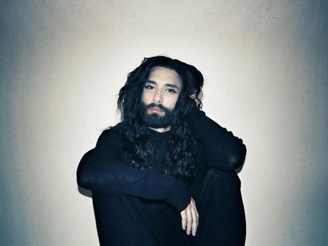 Tranformasi Conchita, Penyanyi Berjanggut yang Dulu Feminin Kini Maskulin