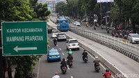 Sebelumnya, Pemerintah Kota Administrasi Jakarta Selatan menerima usulan mengubah nama Jalan Mampang Prapatan-Jalan Buncit Raya menjadi Jalan Jenderal AH Nasution. Usulan perubahan nama itu akan disosialisasikan kepada warga selama sebulan.