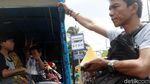 Mobil Satpol PP Jadi Pengganti Angkutan Umum di Tanah Abang