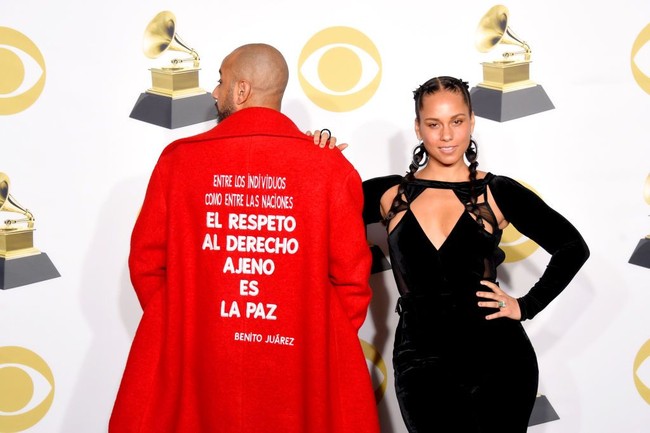 Wajah polosnya tampak glowy dan segar meskipun tidak memakai makeup sedikit pun. Foto: Getty Images