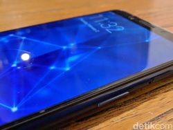 Penampakan Oppo F5 Kelir Biru yang Menggoda