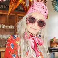 Nenek Ini Masih Eksis Jadi Model Meski Telah Berusia 89 Tahun