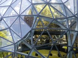 Kantor Toko Online Senilai Rp 53 Triliun yang Menakjubkan