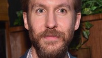 Tidak ketinggalan juga DJ Calvin Harris yang turut meramaikan After Party. Foto: Getty Images