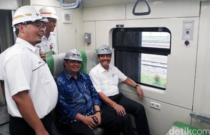 Keren Deretan Kereta Jaman  Now  Buatan RI Foto  3