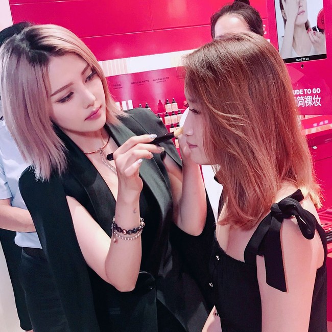 Penggemar kecantikan dan tata rias Korea tentu sudah sangat akrab dengan sosok Pony yang kerap kali memosting video tutorial di YouTube. Foto: Instagram