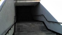 Stasiun Metro Panteones di Meksiko berlokasi dekat dengan dua kuburan. Di stasiun ini sering terdengar teriakan maupun penampakkan bayangan seseorang. Istimewa/indiatimes.