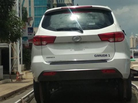 Mobil SUV Esemka Tertangkap Kamera. 