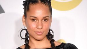 Foto: Alicia Keys Tetap Cantik dengan Wajah Tanpa Makeup di Grammy Awards