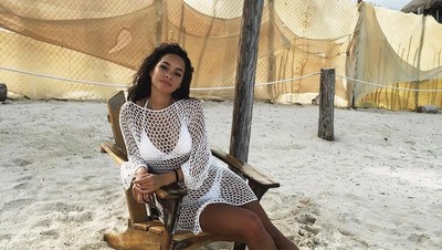 Foto: Pacar Bruno Mars yang Suka Traveling