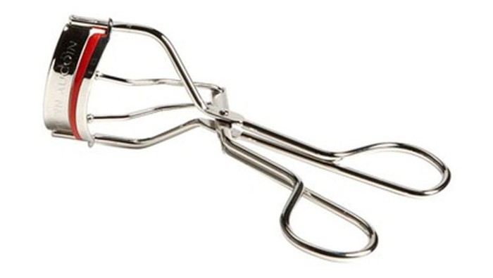 pelentik bulu mata makeup artist