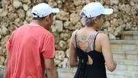 Nikita Mirzani kini tengah menjalin hubungan dengan seorang pria yang dirahasiakan identitasnya. (Dok. Instagram/nikitamirzanimawardi_17)