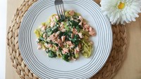 Hampir semua menu yang diunggah oleh Sharena adalah menu ala Barat yang praktis. Kali ini ia membuat Creamy Salmon Spinach Pasta yang sangat mudah membuatnya. Anda bisa lihat resep lengkapnya di postingan Sharena ya! Foto: Instagram @mrssharena