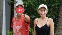pada awal tahun ini Nikita Mirzani tiba-tiba saja mengunggah fotonya bersama seorang.  Dok. Instagram/nikitamirzanimawardi_17