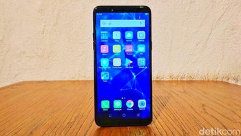 Layar berukuran 6 inch dengan resolusi Full HD+ dan aspek rasio 18:9. (Foto: detikINET/Adi Fida Rahman)