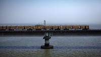 Kereta tersebut menempuh perjalanan sepanjang 71.000 mil atau 114.263 kilometer. Istimewa/Business Insider.