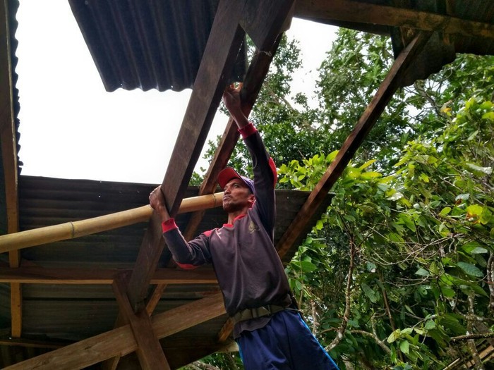 Kubah Masjid Jatuh Diterjang Puting Beliung di Sulsel