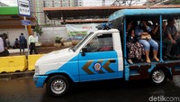 Sandiaga juga meminta anggota Dewan Pimpinan Unit Organisasi Pengusaha Angkutan Darat (Organda) Angkutan Lingkungan DKI Petrus Tukimin untuk menyampaikan kepada sopir angkot bahwa Pemprov DKI membuka jalan komunikasi untuk mencari jalan keluar. Pemprov DKI akan menangkap seluruh aspirasi para sopir yang memiliki tuntutan soal penataan di Tanah Abang.