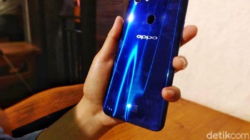 Ponsel ini dibanderol Rp 4,199 juta dan akan dijual mulai 3 Februari mendatang. (Foto: detikINET/Adi Fida Rahman)