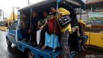 Mobil Satpol PP Jadi Pengganti Angkutan Umum di Tanah Abang