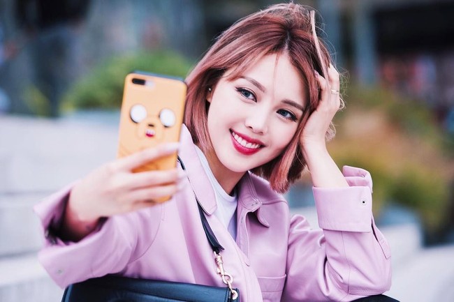 Pony memang dikenal sebagai vlogger kecantikan dan influencer terkenal di Korea. Melalui akun YouTube Pony Syndrome ia memiliki jumlah subscriber 3,5 juta lebih. Selain itu, Pony juga memiliki jumlah pengikut 4,6 juta lebih. Foto: Instagram