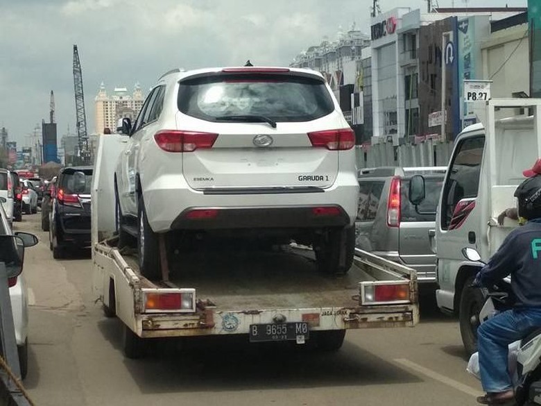 Mobil SUV Esemka Tertangkap Kamera, Namanya Garuda 1. Foto: Facaebook Mobil SUV Esemka Tertangkap Kamera, Namanya Garuda 1. Foto: Facaebook