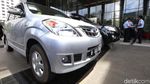 KPK Hibahkan 2 Mobil Sitaan Koruptor ke Rupbasan